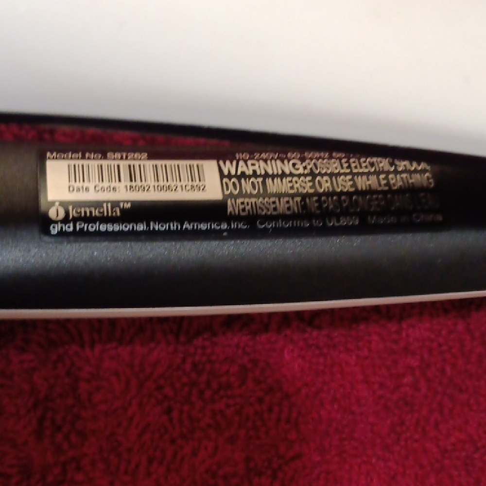 Gold and Black Curling Iron - Picture 14 of 15
